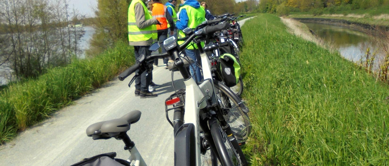 Korte pauze op de Zennedaijk langs de Eleghemvijver